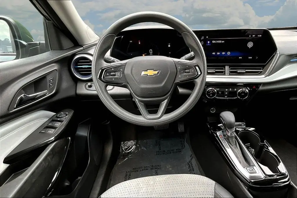 2025 Chevrolet Trax - $20,300