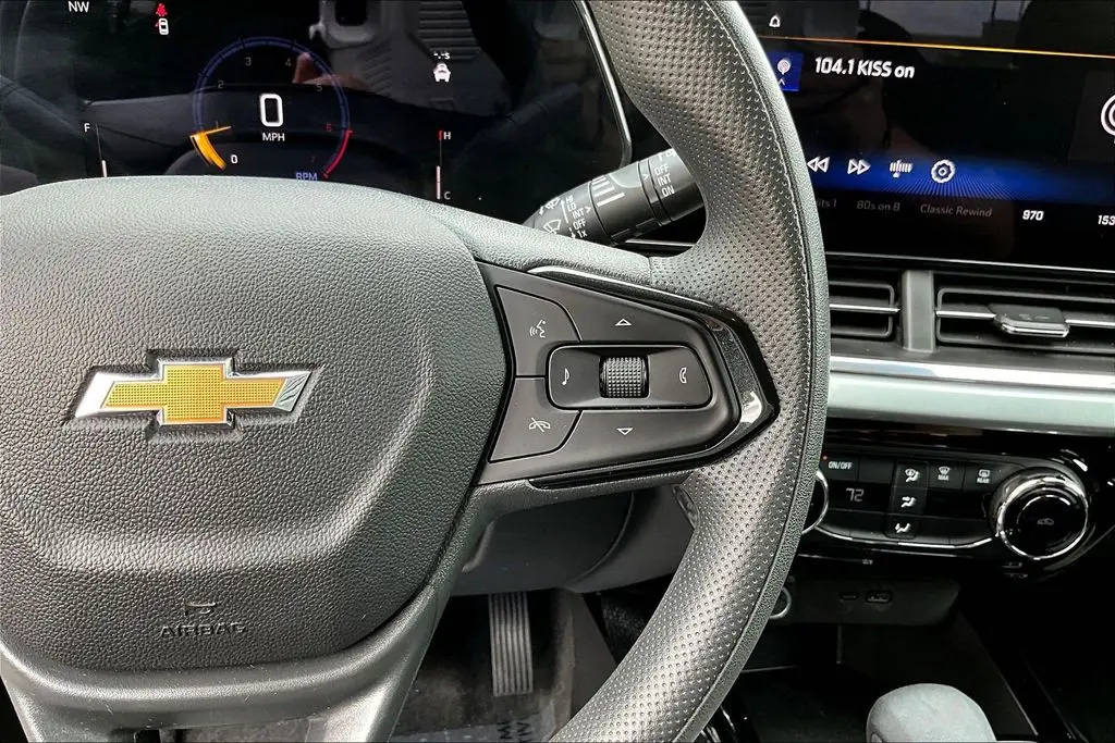 2025 Chevrolet Trax - $20,300