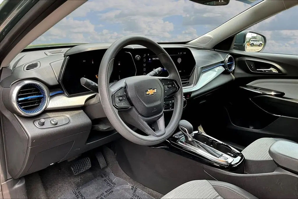 2025 Chevrolet Trax - $20,300
