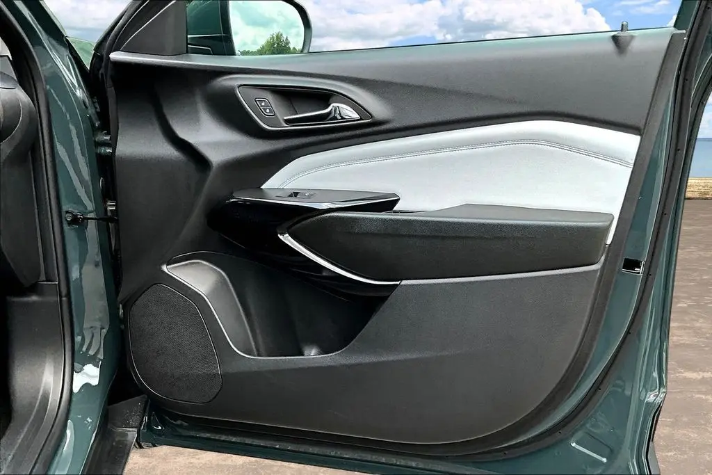 2025 Chevrolet Trax - $20,300