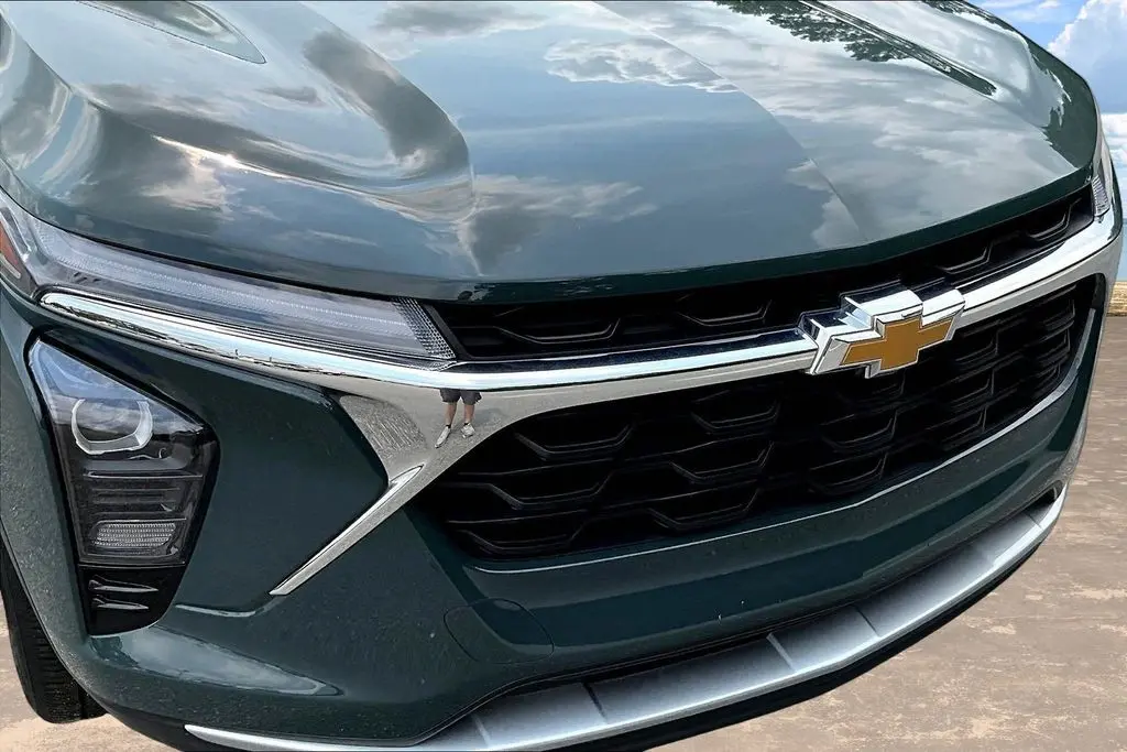 2025 Chevrolet Trax - $20,300
