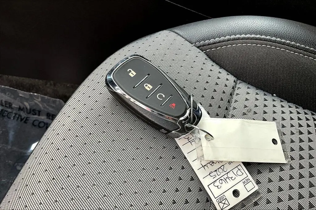 2025 Chevrolet Trax - $20,300