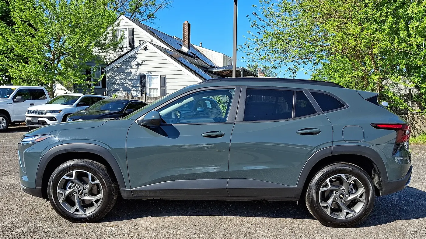 2025 Chevrolet Trax LT