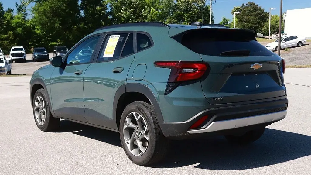 2025 Chevrolet Trax LT