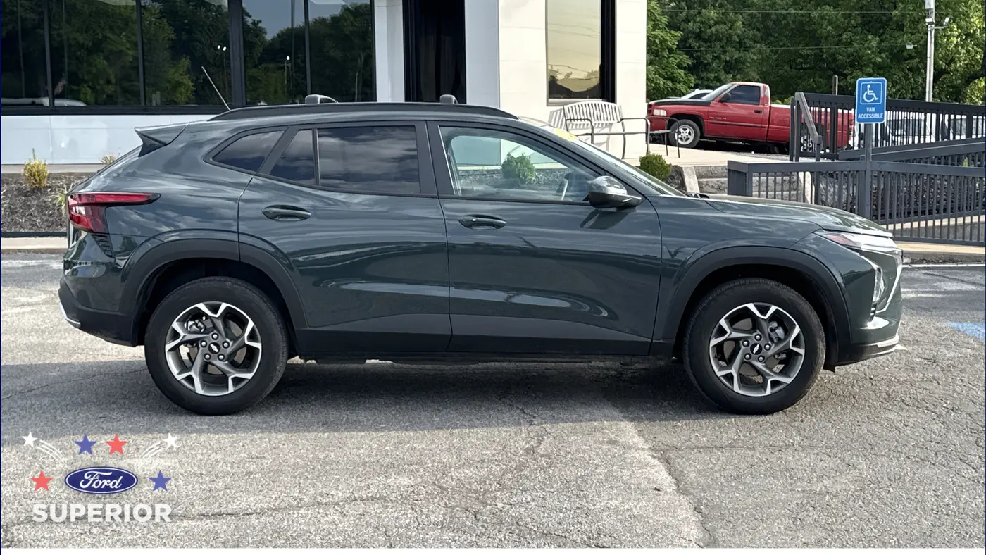 2025 Chevrolet Trax LT