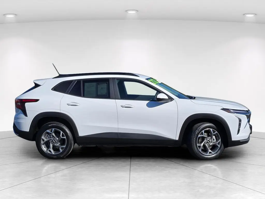 2025 Chevrolet Trax - $18,404