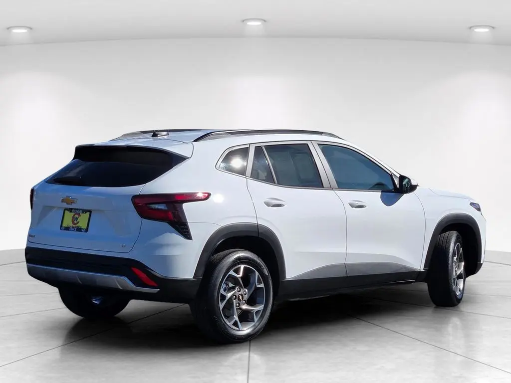 2025 Chevrolet Trax - $18,404
