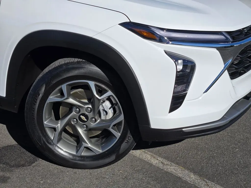 2025 Chevrolet Trax - $18,404