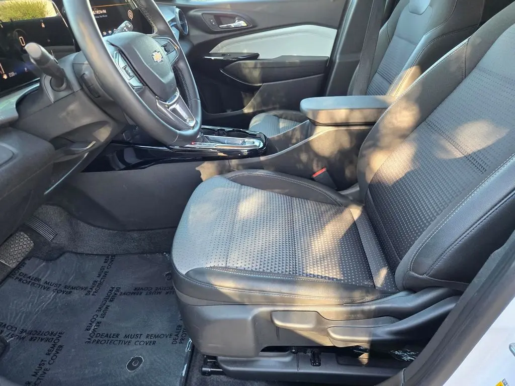 2025 Chevrolet Trax - $18,404