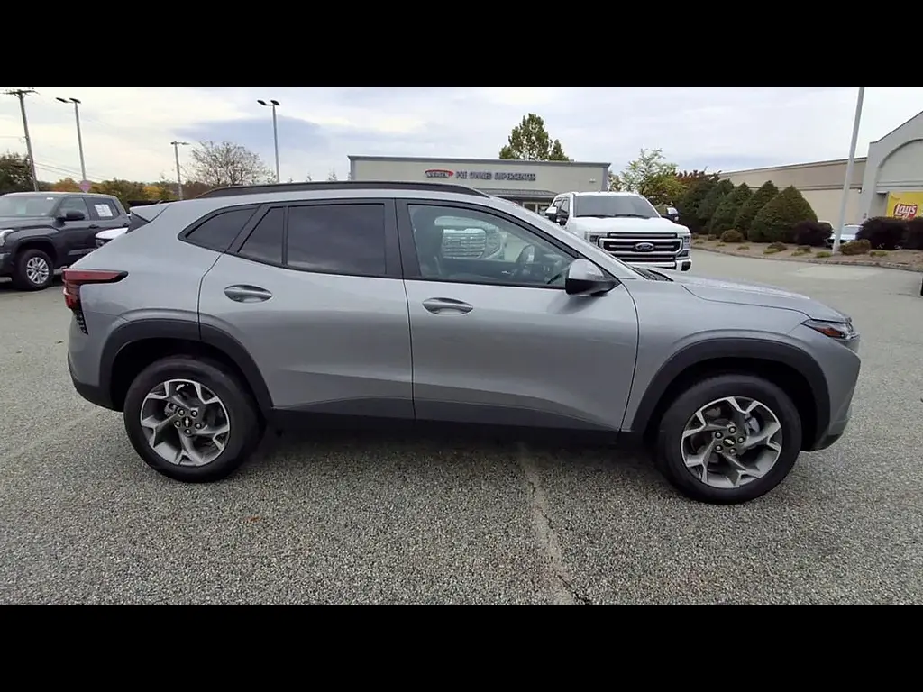 2025 Chevrolet Trax - $22,995