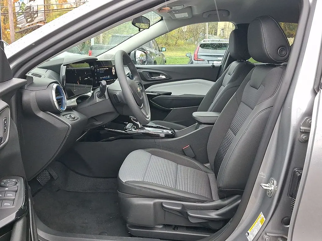 2025 Chevrolet Trax - $22,995
