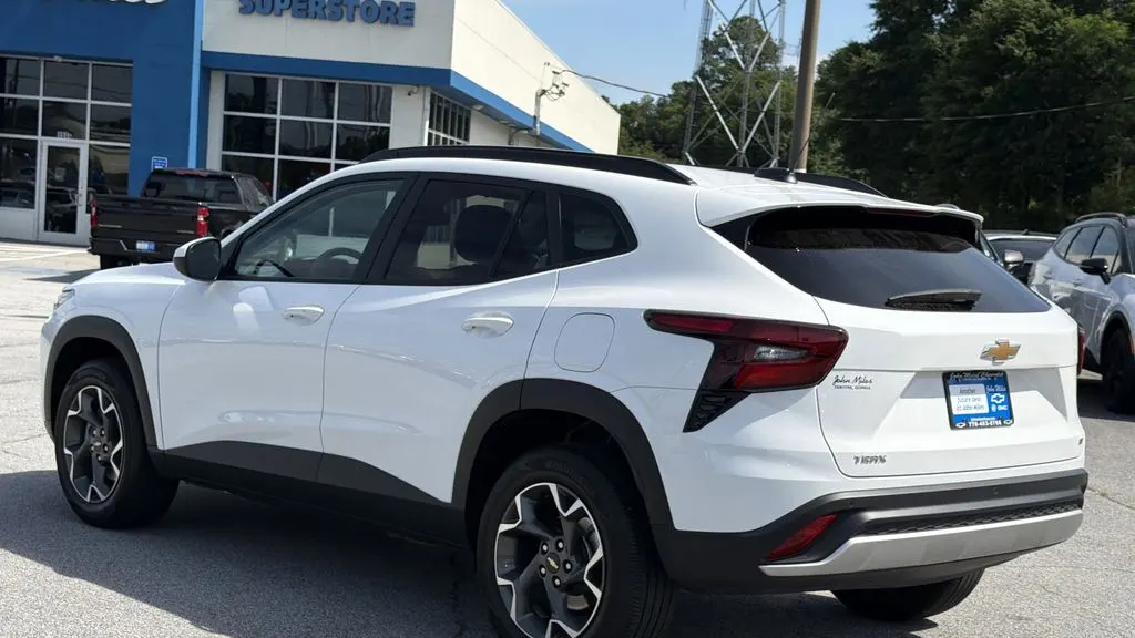 2025 Chevrolet Trax LT
