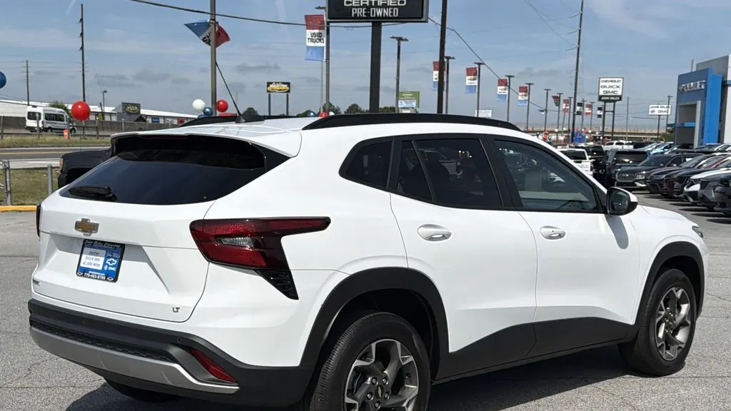 2025 Chevrolet Trax LT
