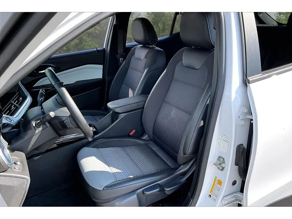 2025 Chevrolet Trax - $19,977