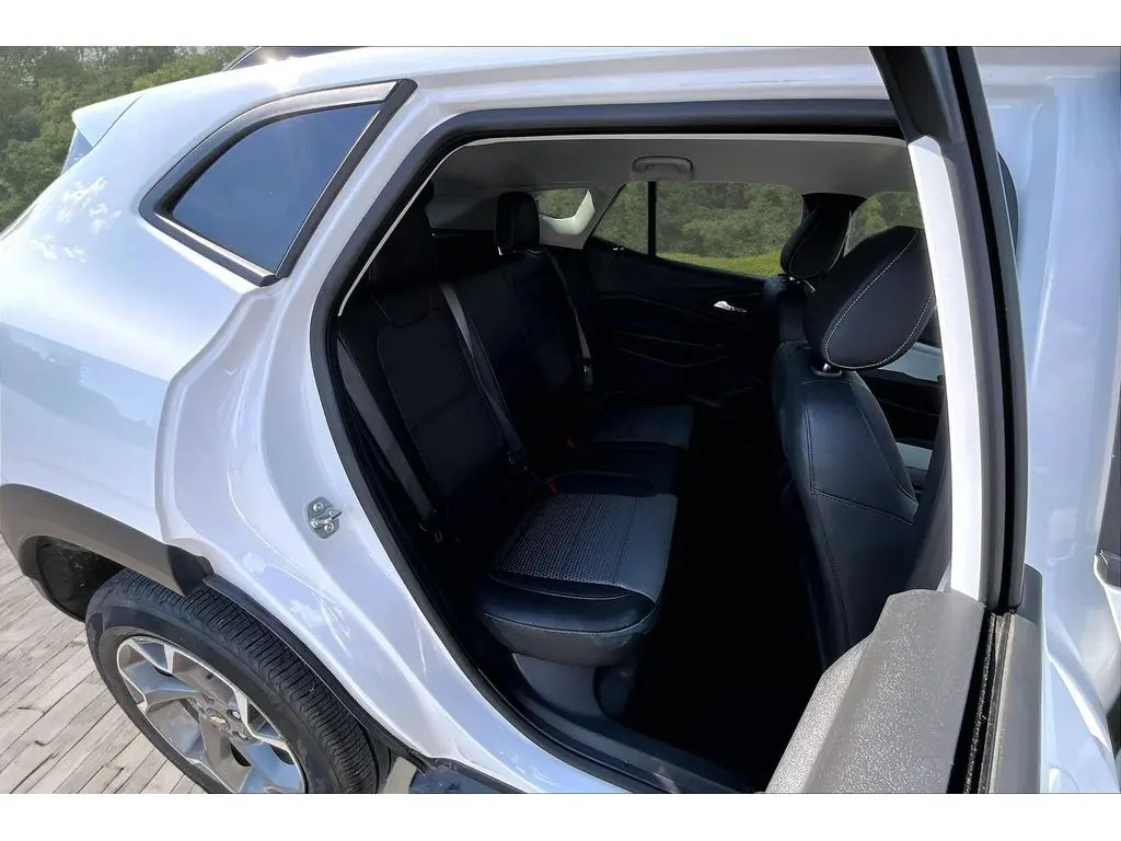 2025 Chevrolet Trax - $19,977