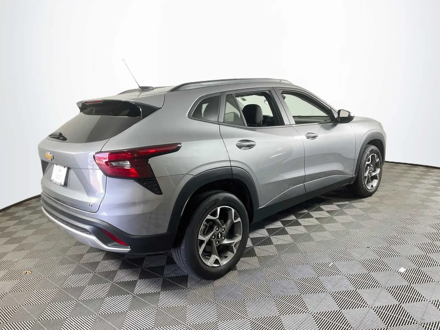 2025 Chevrolet Trax - $20,995