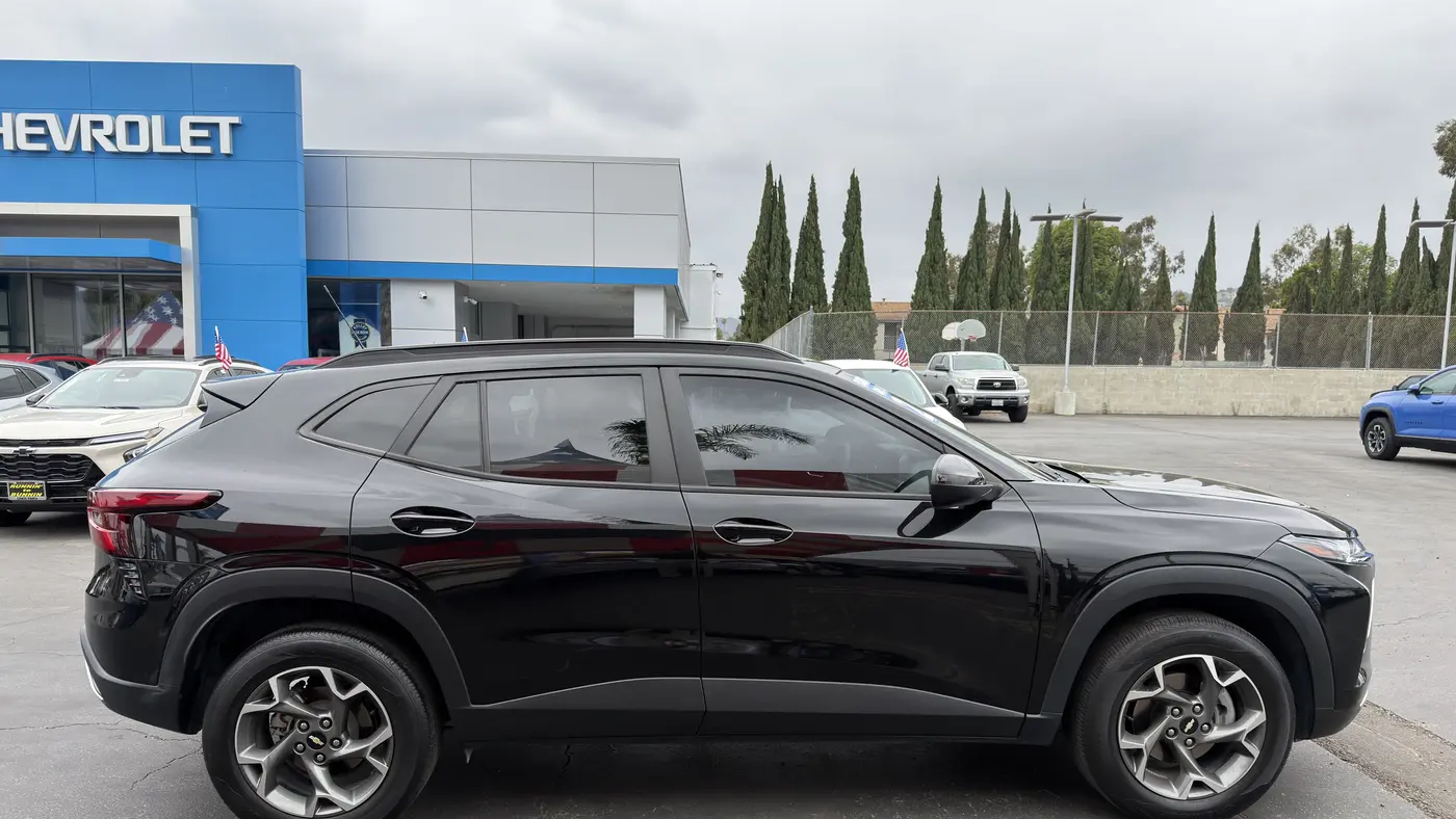 2025 Chevrolet Trax LT
