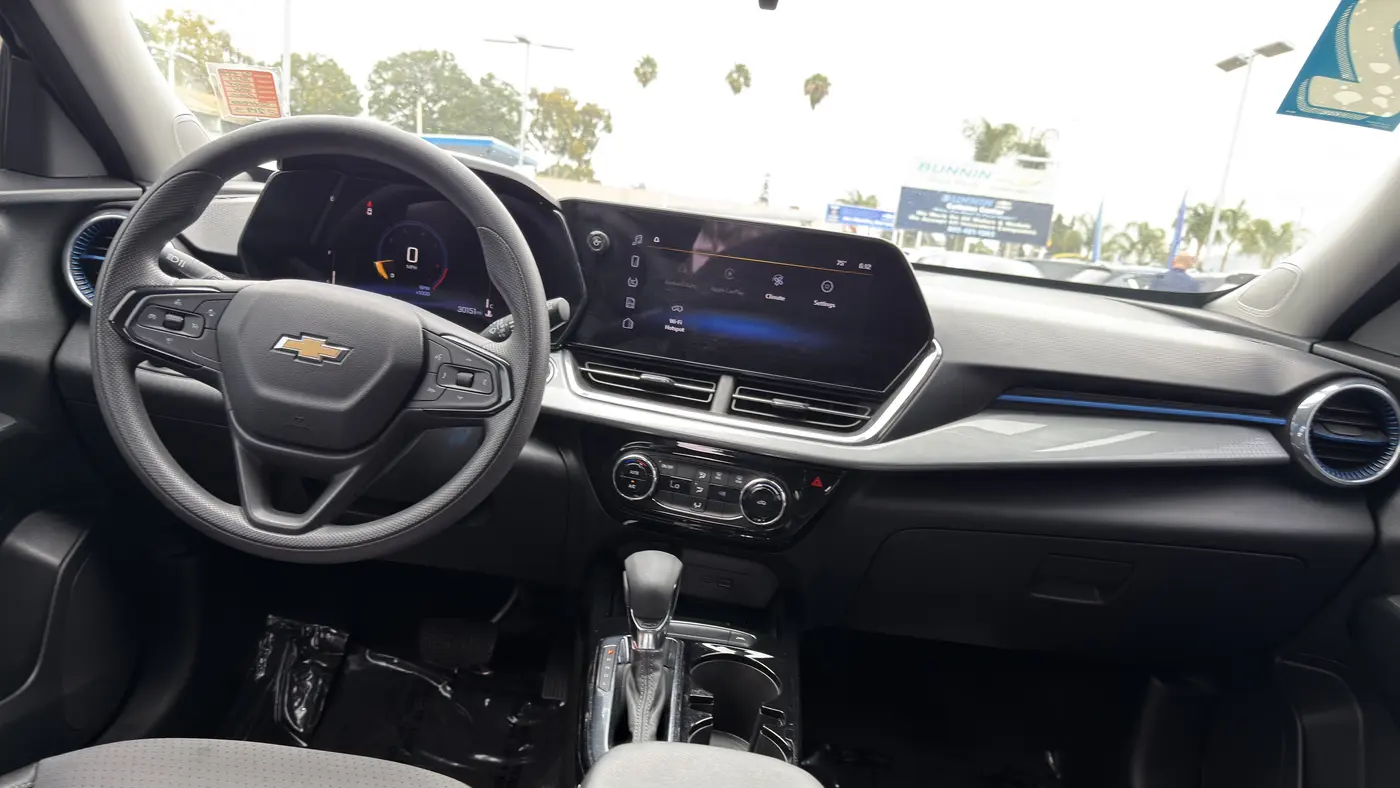 2025 Chevrolet Trax LT