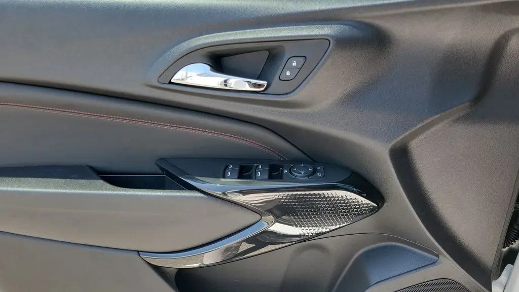2024 Chevrolet Trax RS