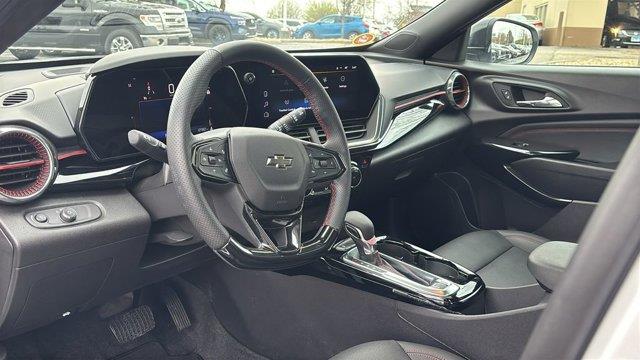 2025 Chevrolet Trax RS