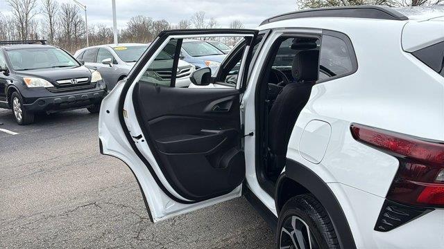 2025 Chevrolet Trax RS