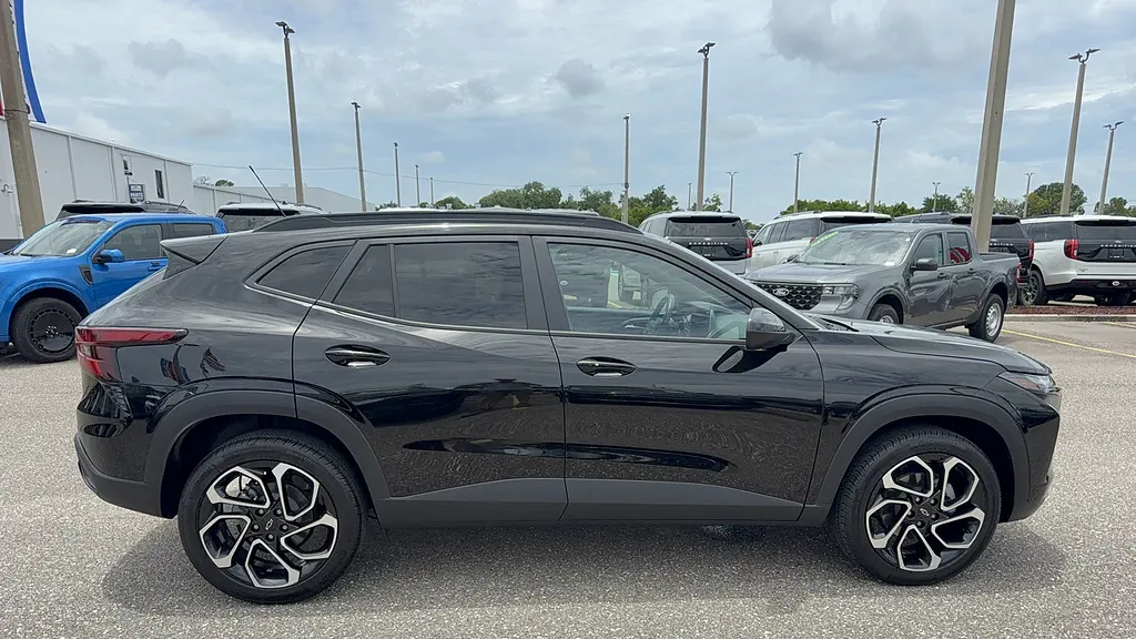 2025 Chevrolet Trax RS