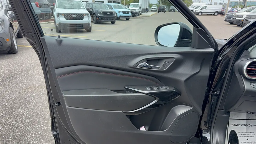 2025 Chevrolet Trax RS