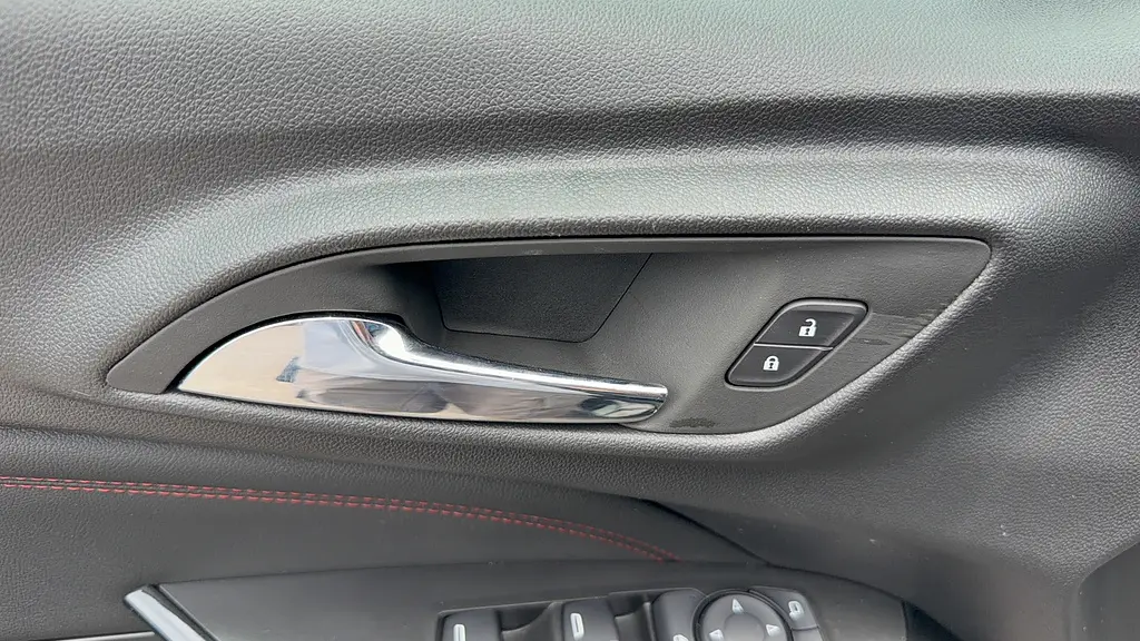 2025 Chevrolet Trax RS