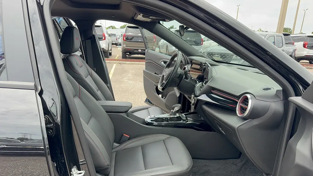 2025 Chevrolet Trax RS