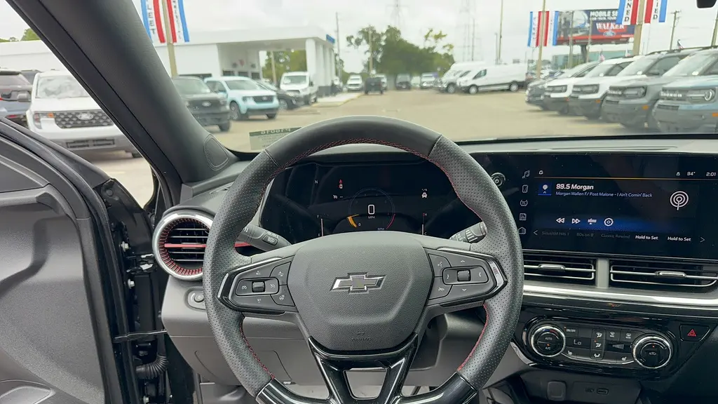 2025 Chevrolet Trax RS