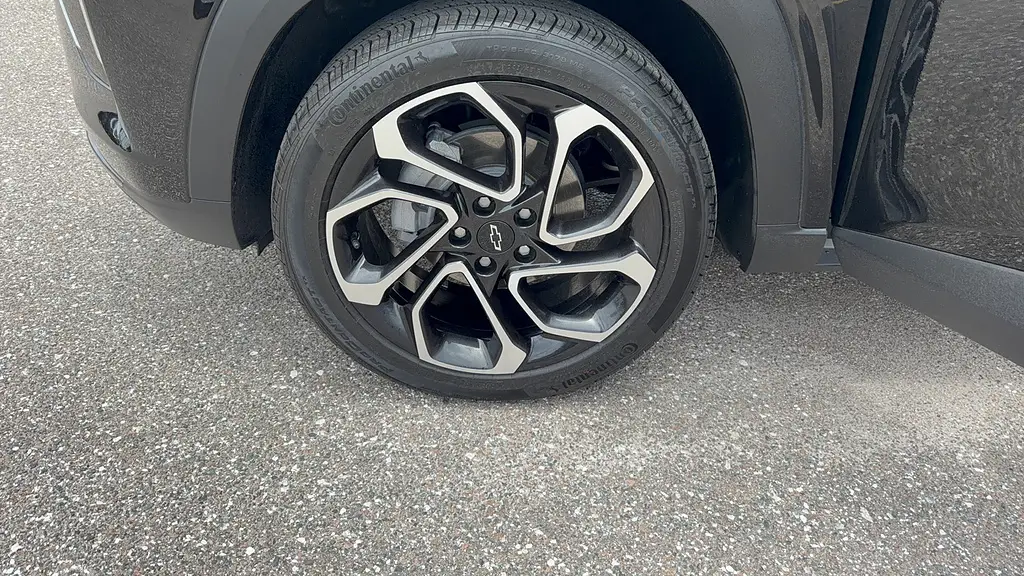 2025 Chevrolet Trax RS