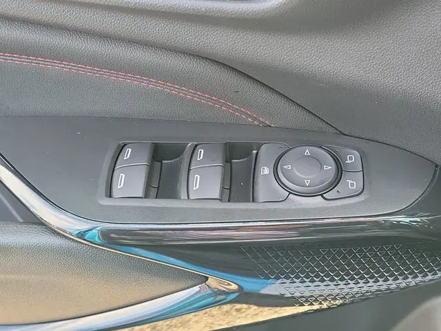 2025 Chevrolet Trax - $21,990