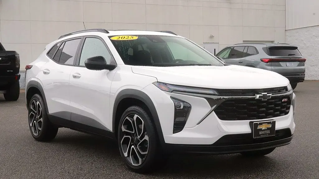 2025 Chevrolet Trax RS