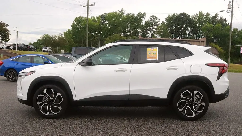 2025 Chevrolet Trax RS