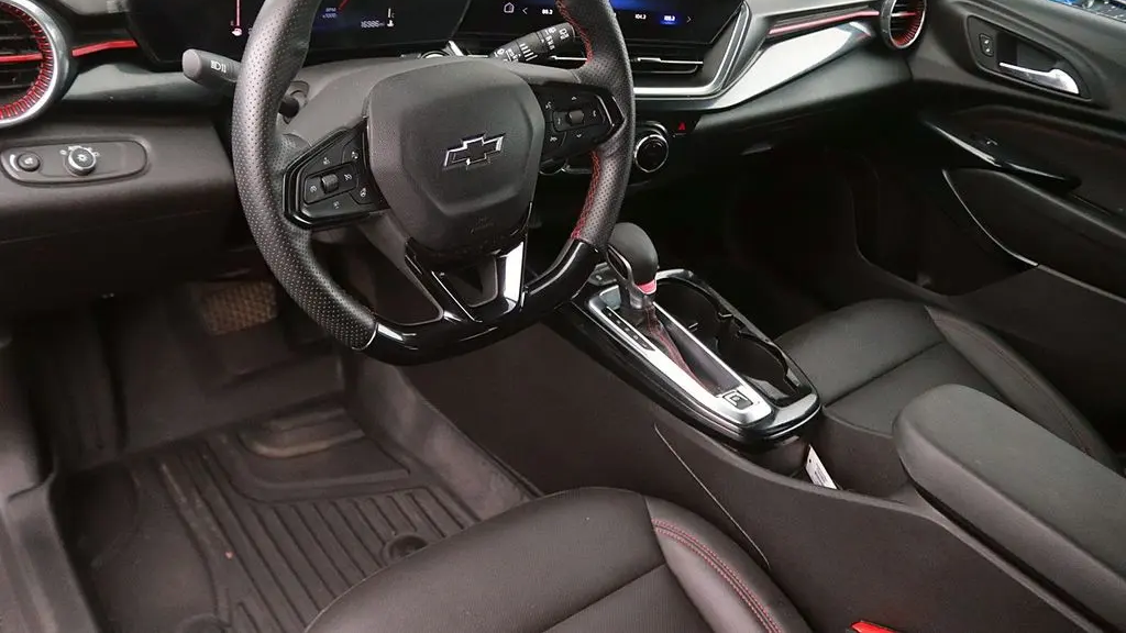 2025 Chevrolet Trax RS