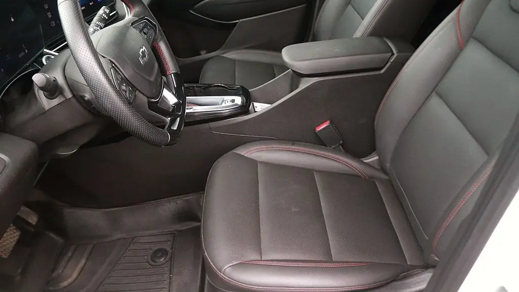 2025 Chevrolet Trax RS