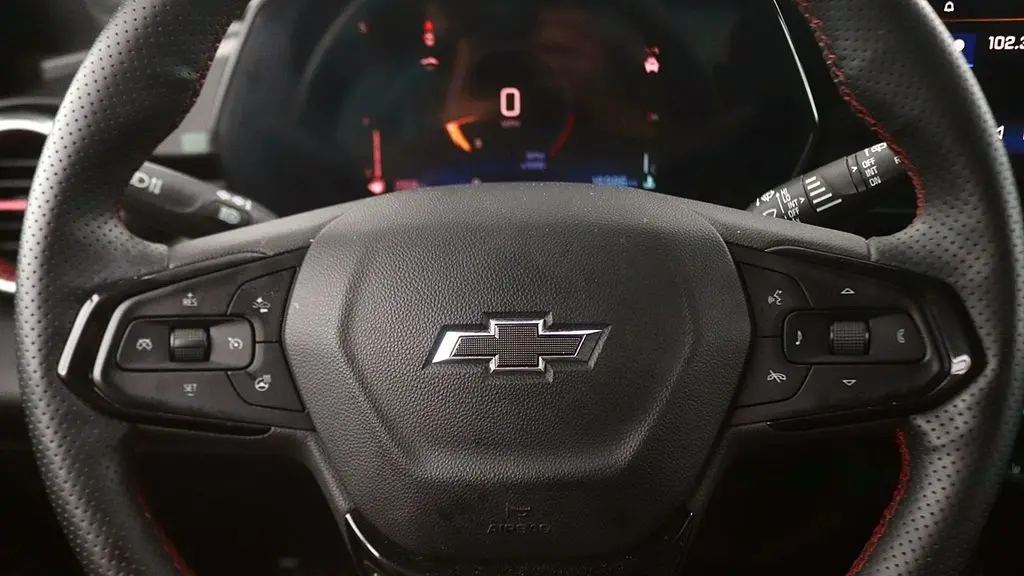 2025 Chevrolet Trax RS