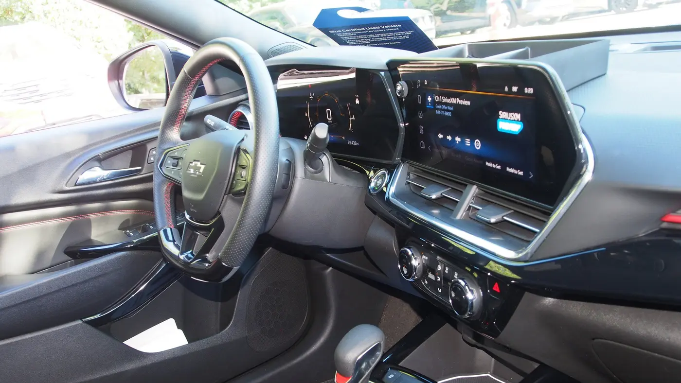 2025 Chevrolet Trax RS