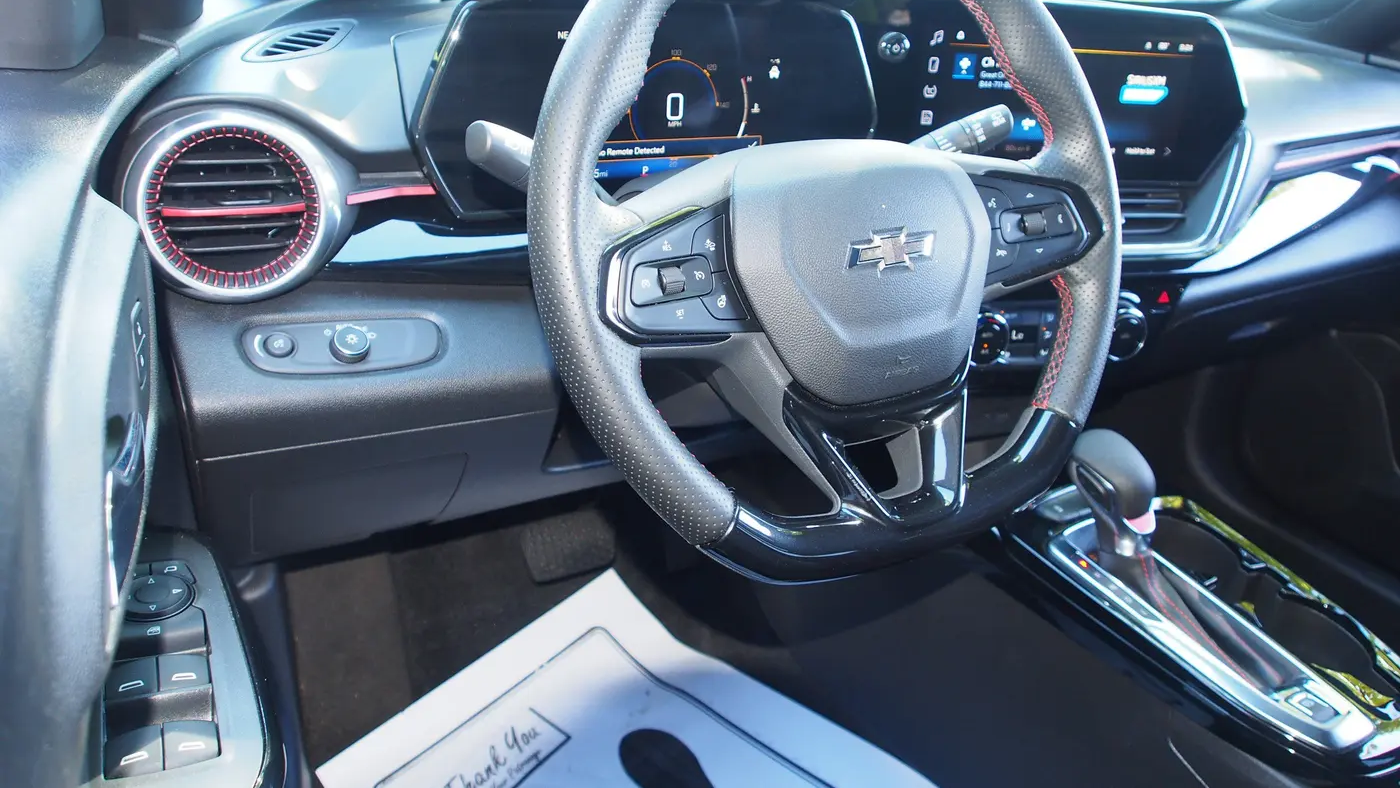 2025 Chevrolet Trax RS