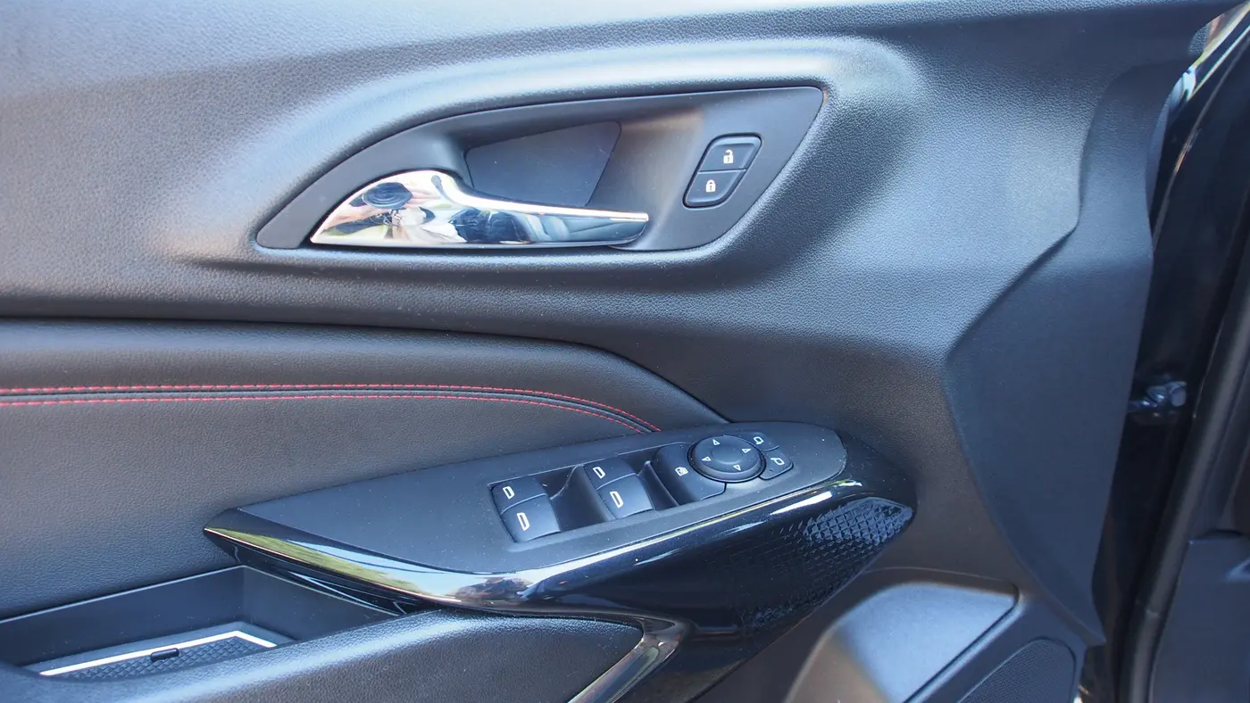 2025 Chevrolet Trax RS
