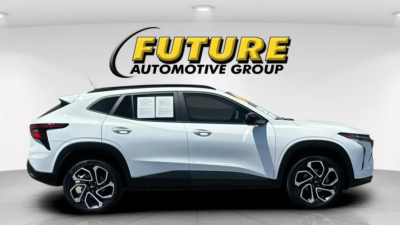 2025 Chevrolet Trax RS