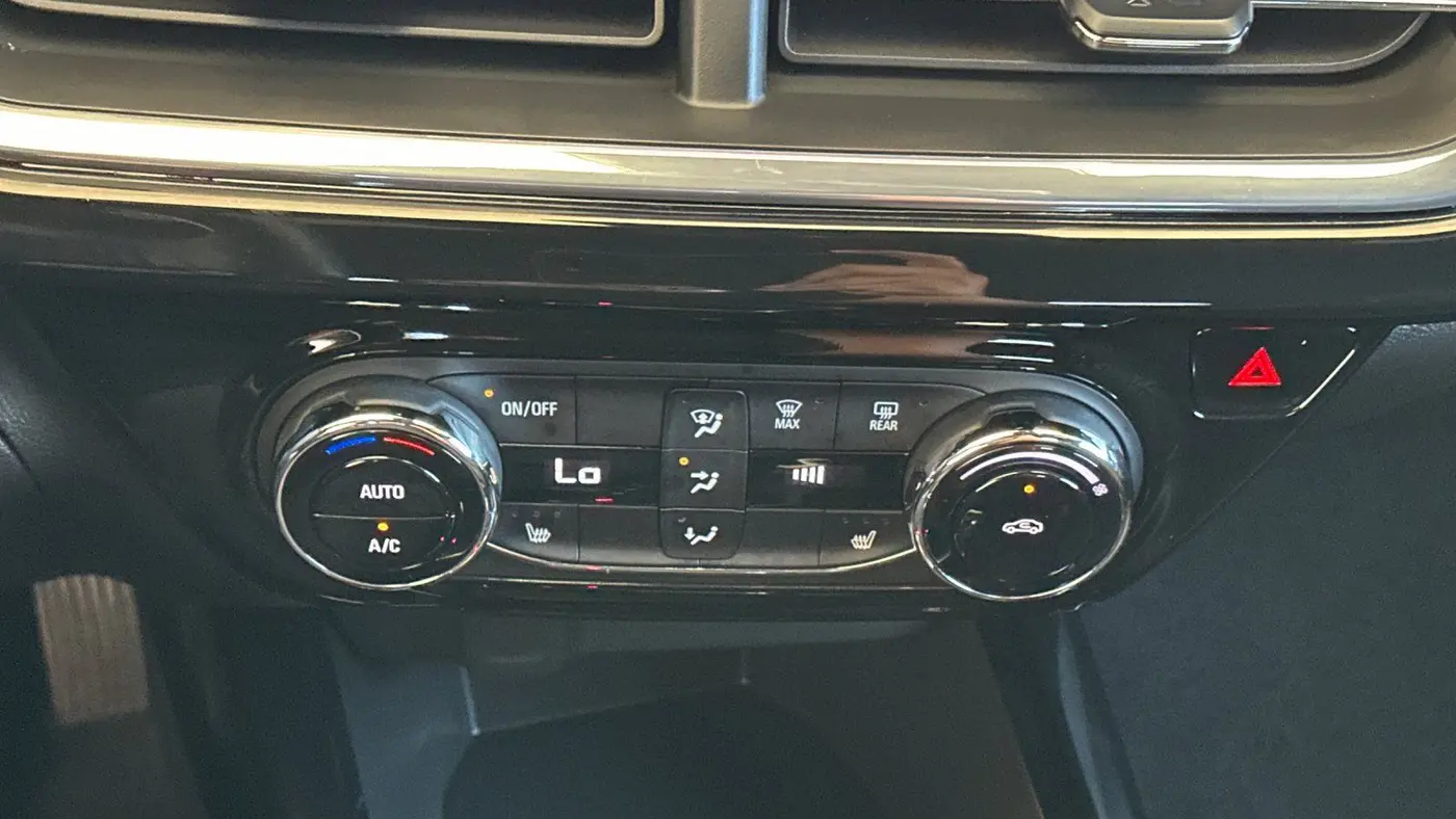 2025 Chevrolet Trax RS