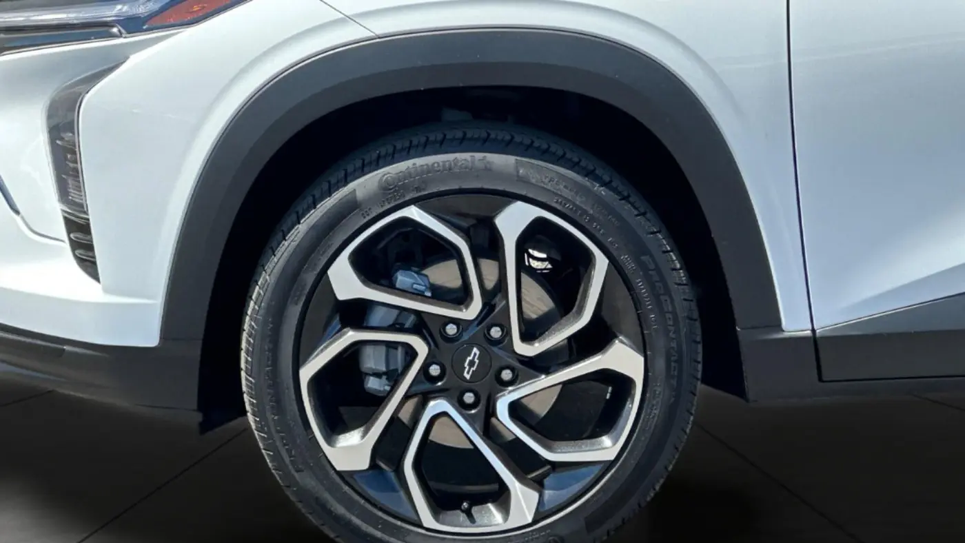 2025 Chevrolet Trax RS