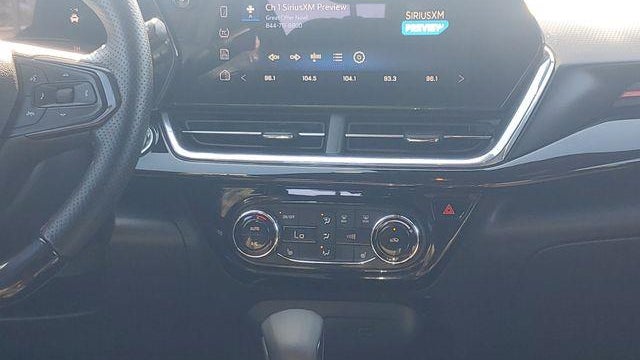 2025 Chevrolet Trax RS
