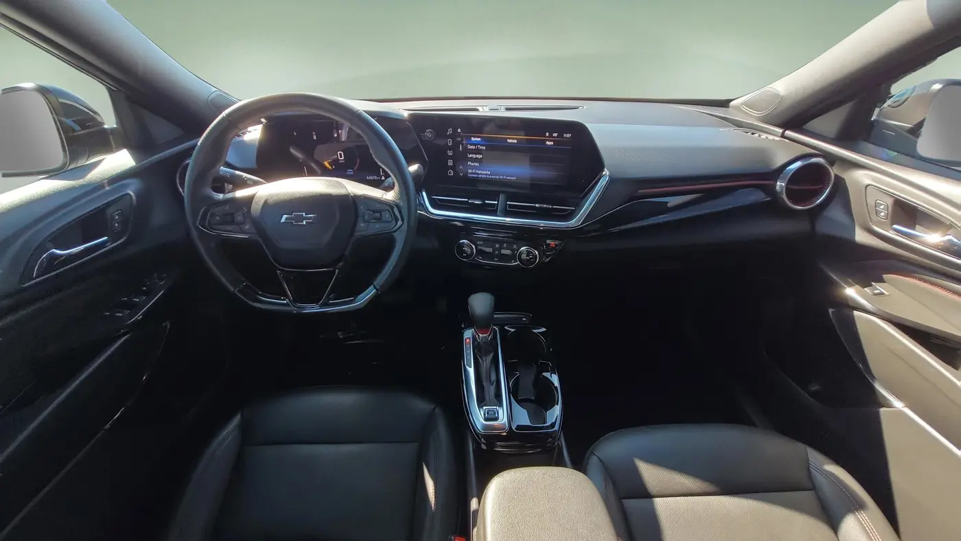 2025 Chevrolet Trax RS