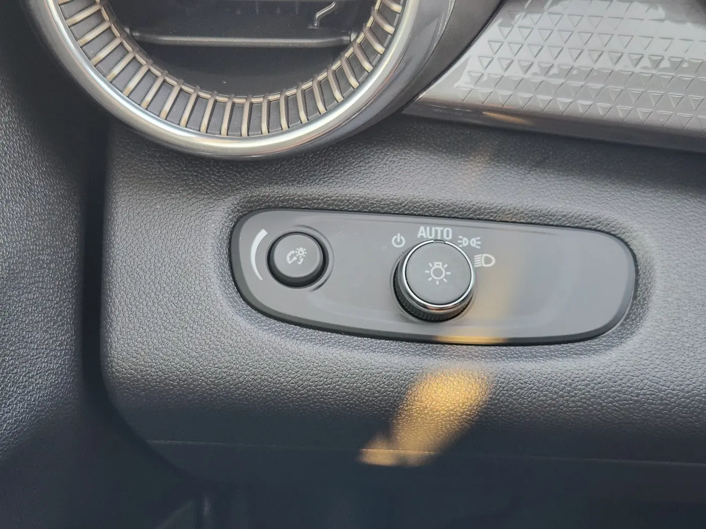 2026 Chevrolet Trax - $26,917