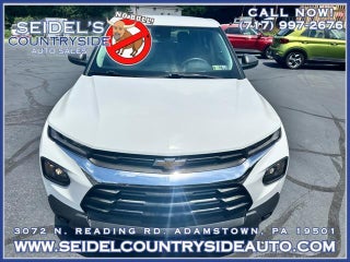 2022 Chevrolet Trailblazer with Summit White Exterior