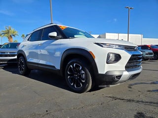 2021 Chevrolet Trailblazer with Summit White Exterior