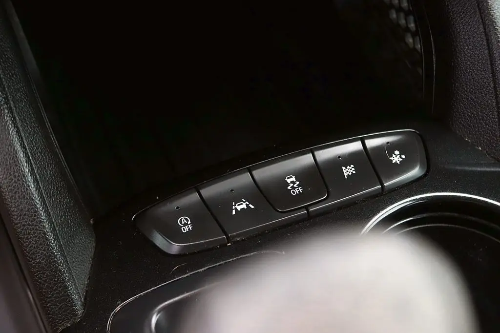 2021 Chevrolet Blazer - $14,996