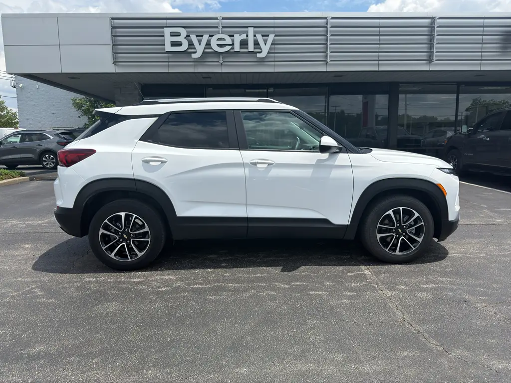 2025 Chevrolet Blazer - $20,995
